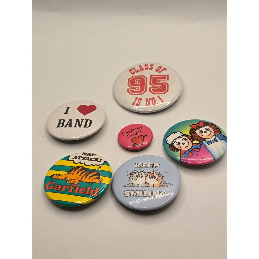 Vintage Pinback Button Lot Garfield Raggedy Ann Boynton Class of 95 Band 6pc